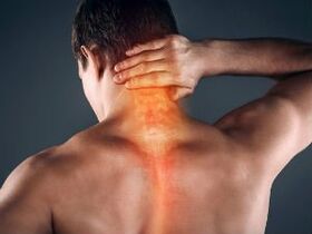 De eerste tekenen en symptomen van cervicale osteochondrose