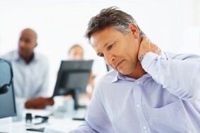 nekpijn als gevolg van osteochondrose